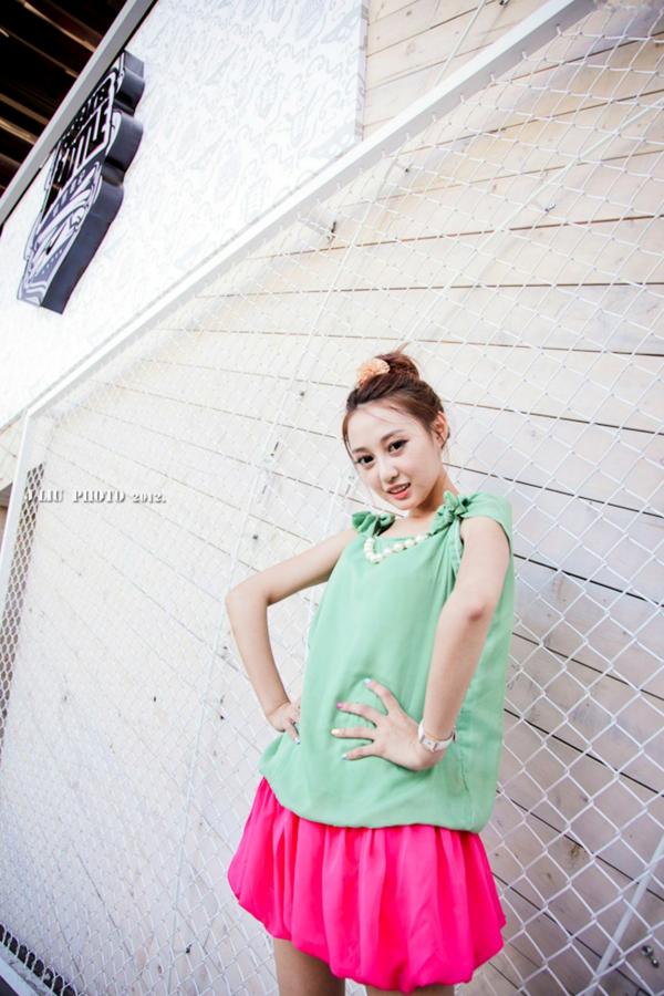 小畢畢 小毕毕Barbie  台湾正妹Barbie西门町街拍：清纯俏皮少女的都市时尚写真集第32张图片