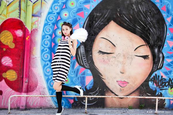 小畢畢 小毕毕Barbie  台湾正妹Barbie西门町街拍：清纯俏皮少女的都市时尚写真集第38张图片