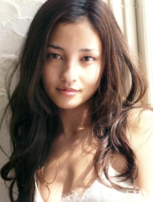 黒木メイサ 黑木明纱  PB写真集_黑木明纱 Meisa Kuroki 《LOVE MEISA》高清精选：自然流露的冷艳与小麦色性感魅力写真第12张图片