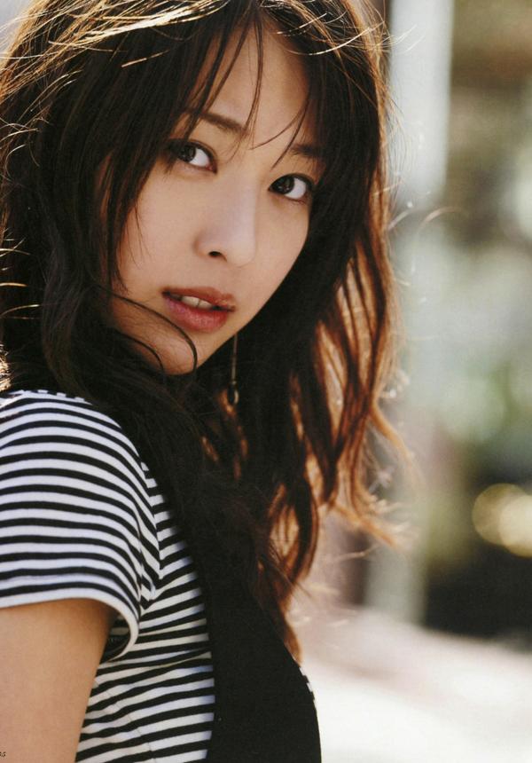 戸田恵梨香 户田惠梨香  户田惠梨香《ERIKA × CECIL McBEE Vivace》时尚私服与清纯少女感写真大片第35张图片