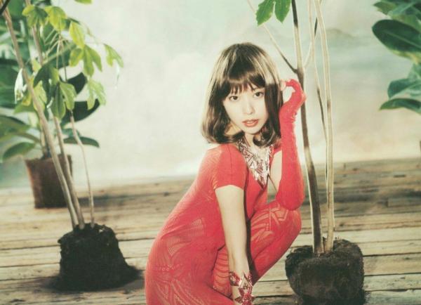 戸田恵梨香 户田惠梨香  PB写真集_户田惠梨香《IQUEEN》写真集，唯美艺术、超现实森林系梦幻风格女神大片[41P]第14张图片