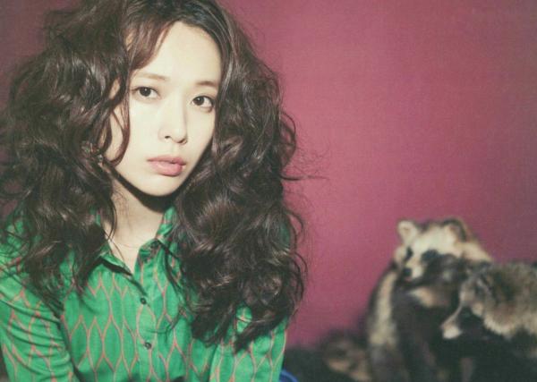 戸田恵梨香 户田惠梨香  PB写真集_户田惠梨香《IQUEEN》写真集，唯美艺术、超现实森林系梦幻风格女神大片[41P]第19张图片