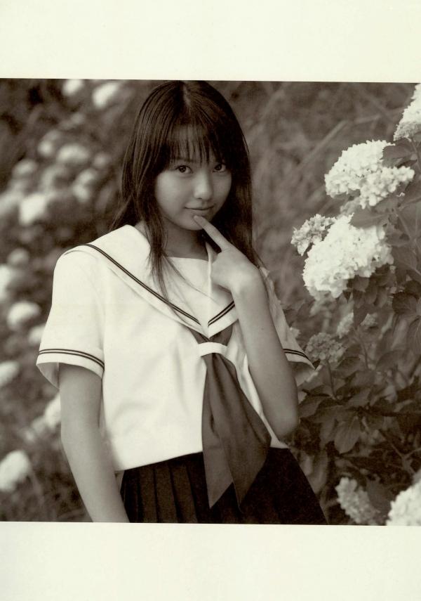 戸田恵梨香 户田惠梨香  PB写真集_户田惠梨香《SANWA MOOK 7 生まれた泉》户外比基尼沙滩与清纯室内写真第51张图片
