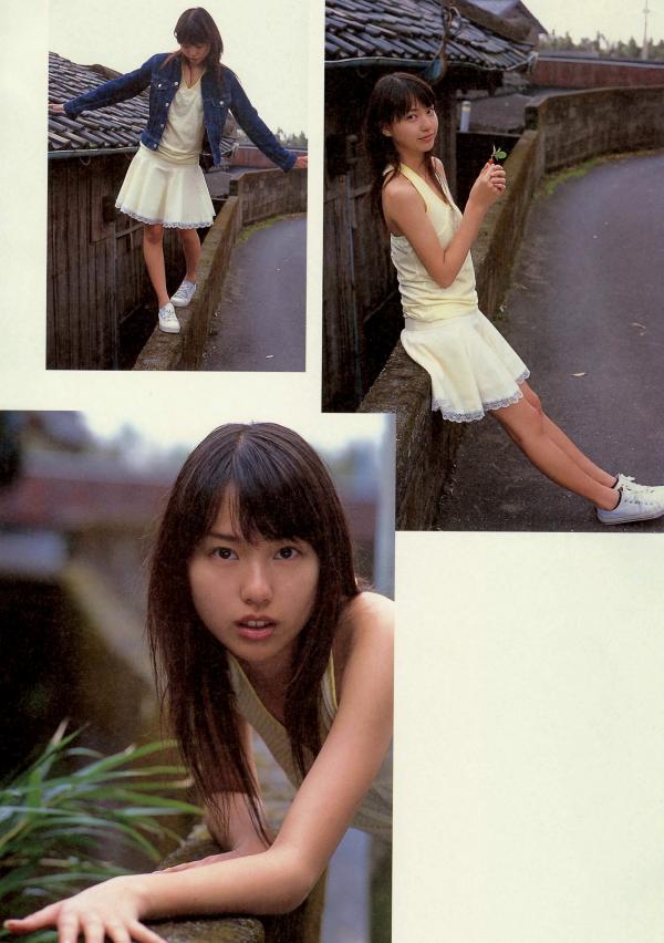 戸田恵梨香 户田惠梨香  PB写真集_户田惠梨香《SANWA MOOK 7 生まれた泉》户外比基尼沙滩与清纯室内写真第53张图片