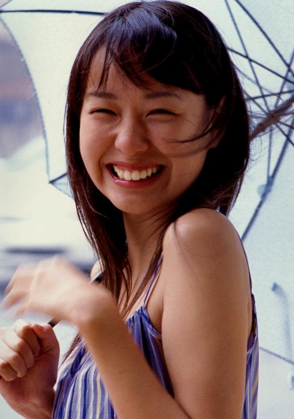 戸田恵梨香 户田惠梨香  PB写真集_户田惠梨香《SANWA MOOK 7 生まれた泉》户外比基尼沙滩与清纯室内写真第98张图片