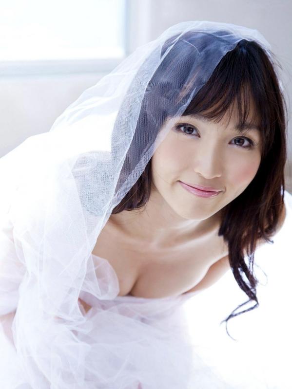 吉木りさ 吉木梨纱  Sabra写真集：吉木りさ《OFFENSE & DEFENSE》演绎比基尼、兔女郎与野性迷彩军装风尚，展现极致性感与多元魅力写真合集第97张图片