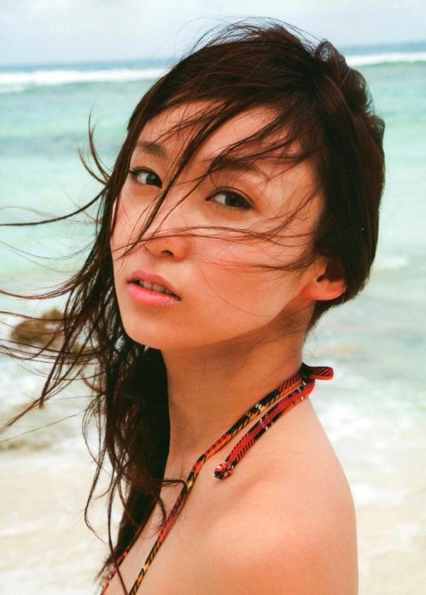 吉木りさ 吉木梨纱  PB写真集_吉木りさ《Heaven》清新度假风，阳光下的极致诱惑与清纯魅力赏析第11张图片