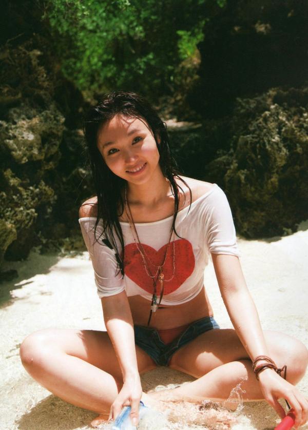 吉木りさ 吉木梨纱  PB写真集_吉木りさ《Heaven》清新度假风，阳光下的极致诱惑与清纯魅力赏析第32张图片