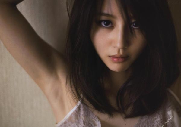堀北真希 堀北真希  堀北真希《Dramatic》高清写真集，唯美都市街拍与时尚造型，尽显知性清冷女神气质[106P]第8张图片