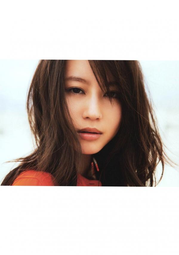 堀北真希 堀北真希  堀北真希《Dramatic》高清写真集，唯美都市街拍与时尚造型，尽显知性清冷女神气质[106P]第95张图片