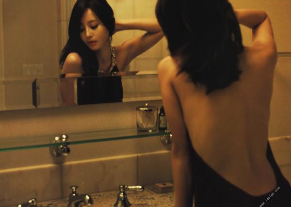 堀北真希 堀北真希  堀北真希《Dramatic》高清写真集，唯美都市街拍与时尚造型，尽显知性清冷女神气质[106P]第96张图片