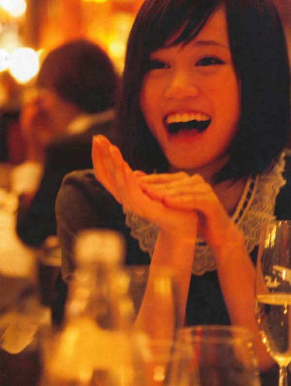 前田敦子 前田敦子  前田敦子《不器用》写真集：日系清新旅拍，记录治愈系甜美女孩街头生活日常第74张图片
