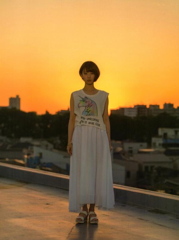 橋本奈々未 桥本奈奈未  PB写真集_橋本奈々未/桥本奈奈未《やさしい棘》 治愈系清新私房写实生活写真 [136P]第44张图片