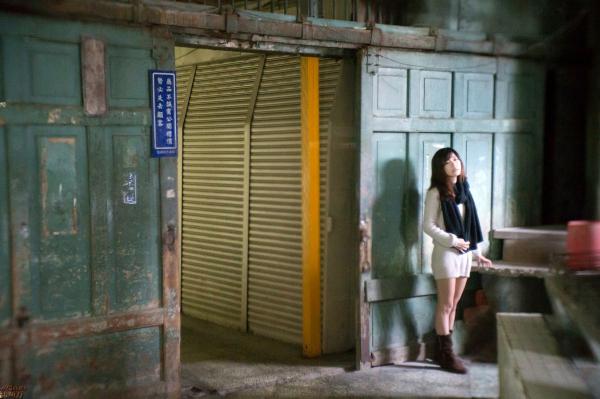 森迫永依 森迫永依  台湾正妹丸子：台南小西门老宅复古风外拍，简约毛衣尽显清纯气质，文艺写真大赏第6张图片