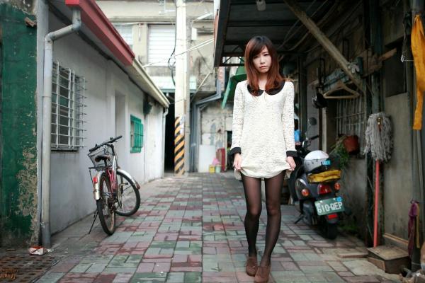 森迫永依 森迫永依  台湾正妹丸子：台南小西门老宅复古风外拍，简约毛衣尽显清纯气质，文艺写真大赏第12张图片