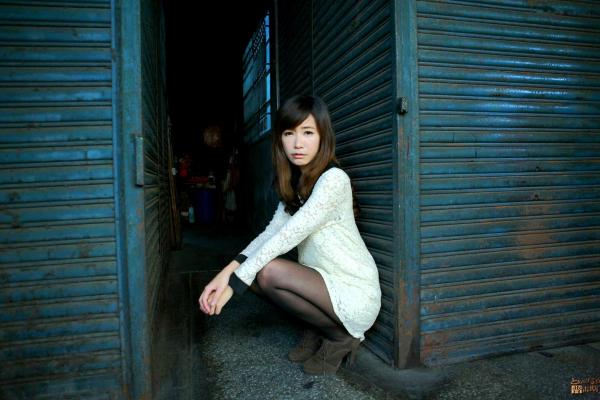 森迫永依 森迫永依  台湾正妹丸子：台南小西门老宅复古风外拍，简约毛衣尽显清纯气质，文艺写真大赏第25张图片