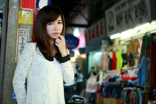 森迫永依 森迫永依  台湾正妹丸子：台南小西门老宅复古风外拍，简约毛衣尽显清纯气质，文艺写真大赏第32张图片