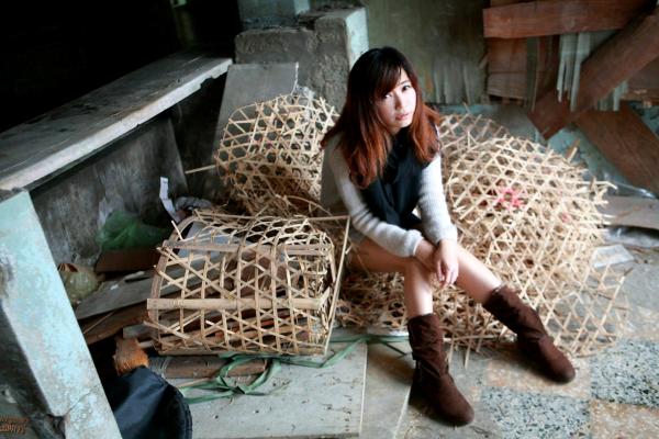森迫永依 森迫永依  台湾正妹丸子：台南小西门老宅复古风外拍，简约毛衣尽显清纯气质，文艺写真大赏第54张图片