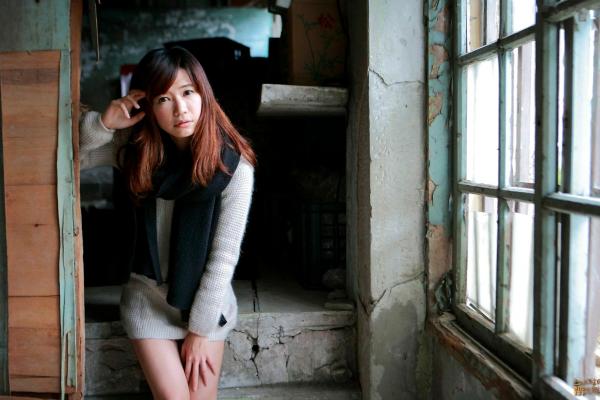 森迫永依 森迫永依  台湾正妹丸子：台南小西门老宅复古风外拍，简约毛衣尽显清纯气质，文艺写真大赏第59张图片