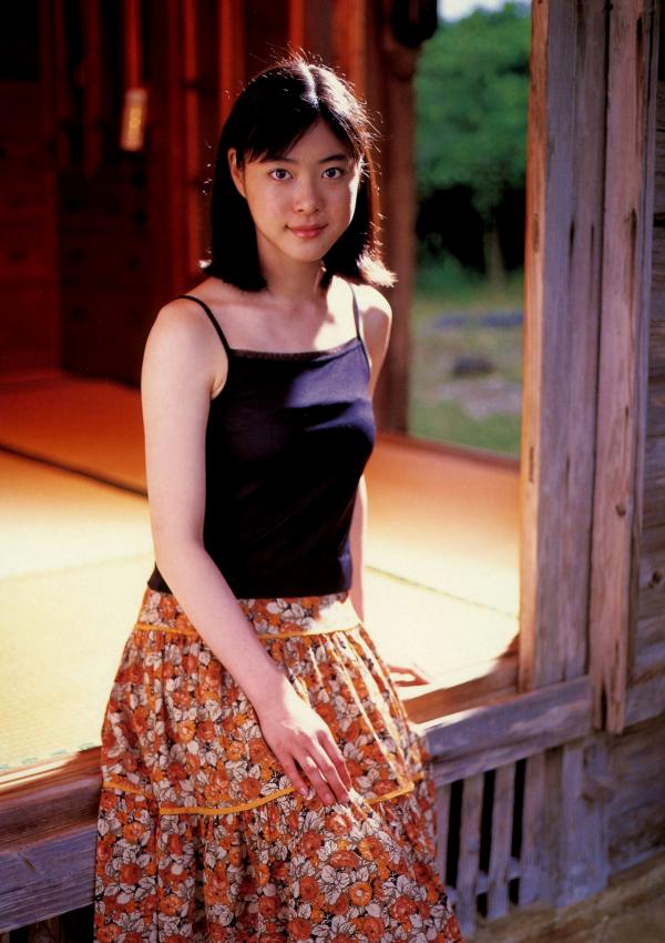 上野樹里 上野树里  Juri Ueno 上野树里《JURI First》写真集，早期纯真海滩假日，清纯清新少女风第5张图片