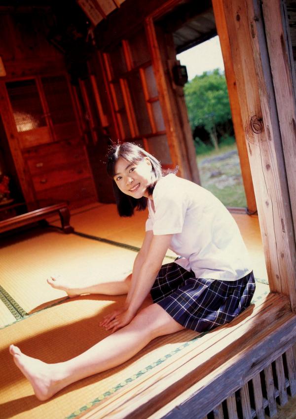 上野樹里 上野树里  Juri Ueno 上野树里《JURI First》写真集，早期纯真海滩假日，清纯清新少女风第6张图片