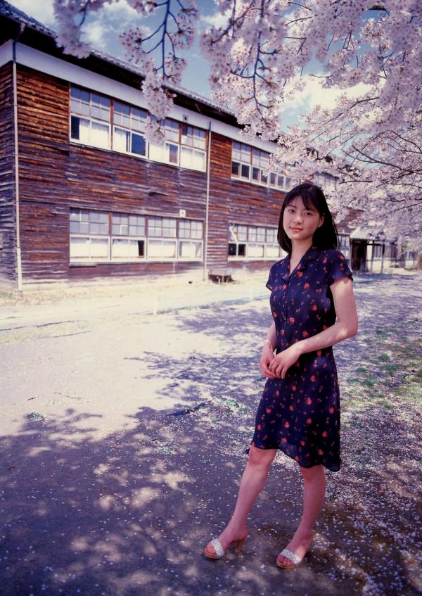 上野樹里 上野树里  Juri Ueno 上野树里《JURI First》写真集，早期纯真海滩假日，清纯清新少女风第45张图片