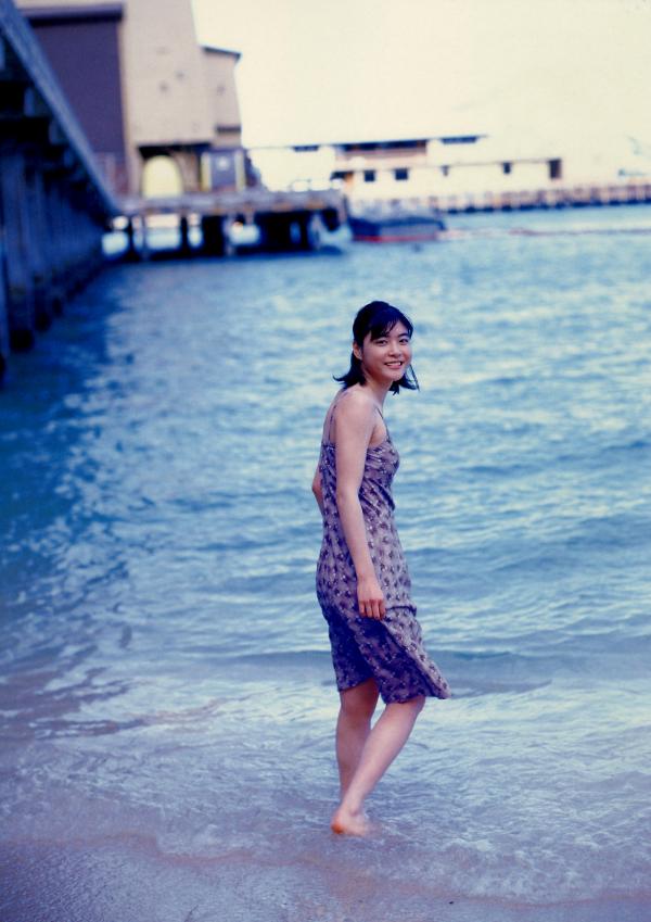 上野樹里 上野树里  Juri Ueno 上野树里《JURI First》写真集，早期纯真海滩假日，清纯清新少女风第71张图片