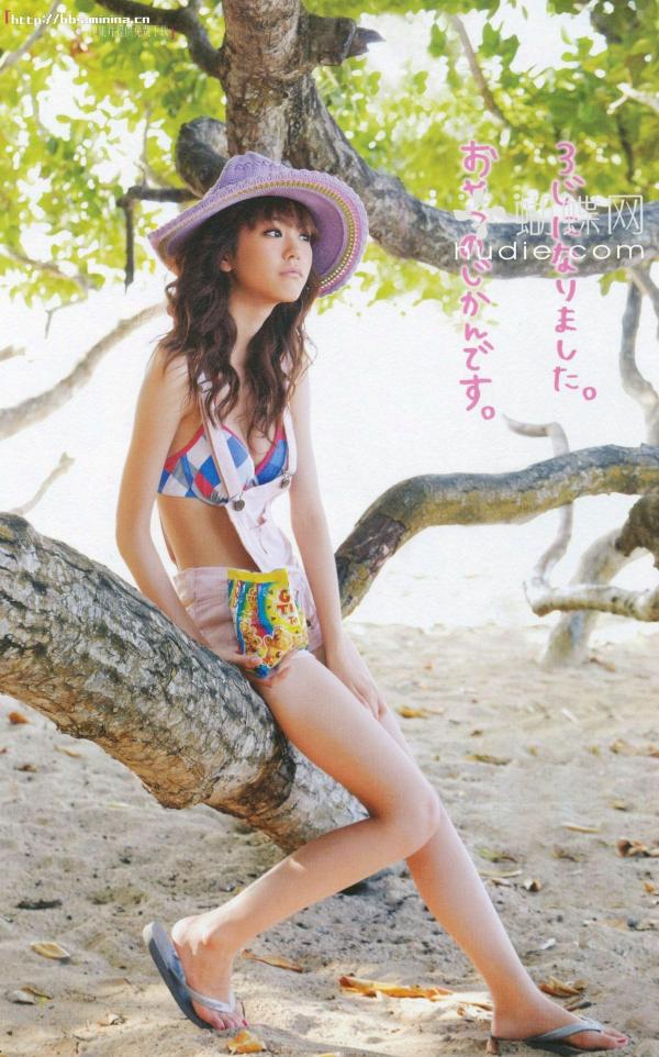 桐谷美玲 桐谷美玲  PB写真集_桐谷美玲《美玲さんの生活》高清：清新旅拍、冬日参拜与阳光海滩度假记录第58张图片
