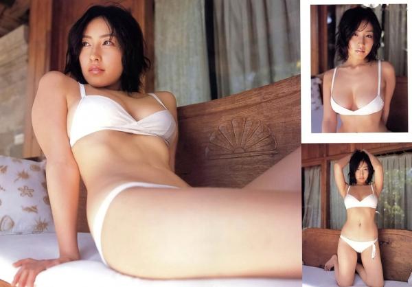 佐藤寛子 佐藤宽子  佐藤寛子《情熱》私房写真集：日本性感尤物泳装诱惑、户外与家居实景大尺度美图，尽显迷人曲线第3张图片