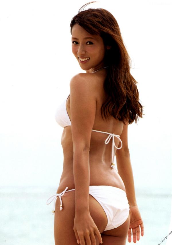 深田恭子 深田恭子  PB写真集_深田恭子《AKUA》高清版_海边度假沙滩泳池比基尼写真合集第4张图片
