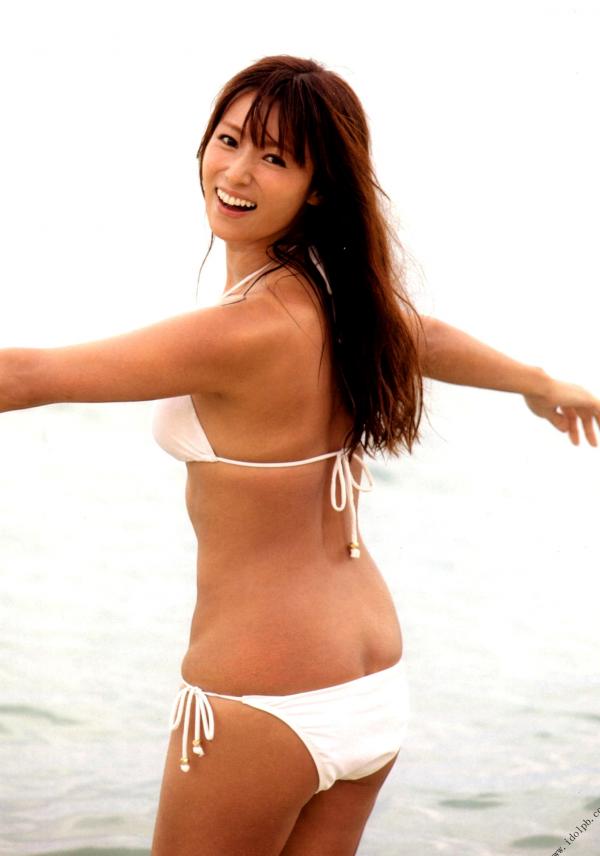 深田恭子 深田恭子  PB写真集_深田恭子《AKUA》高清版_海边度假沙滩泳池比基尼写真合集第7张图片