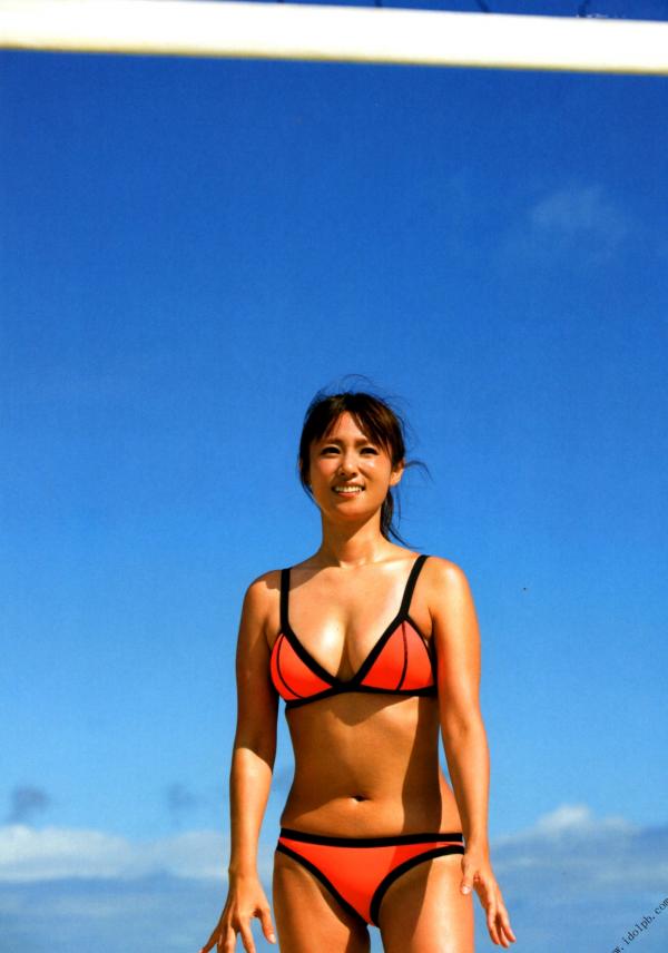 深田恭子 深田恭子  PB写真集_深田恭子《AKUA》高清版_海边度假沙滩泳池比基尼写真合集第67张图片