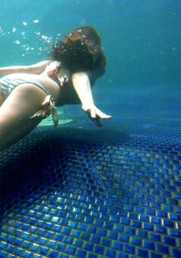 深田恭子 深田恭子  PB写真集_深田恭子《AKUA》高清版_海边度假沙滩泳池比基尼写真合集第139张图片
