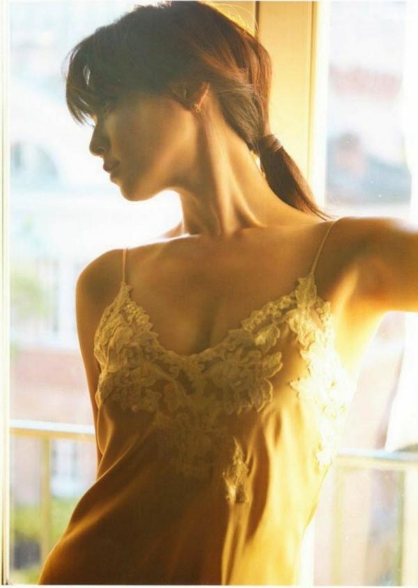 深田恭子 深田恭子  PB写真集_深田恭子《(un)touch》高清大图，女神写真私房居家与户外街拍，展现多面性感诱惑魅力 [97P]第25张图片