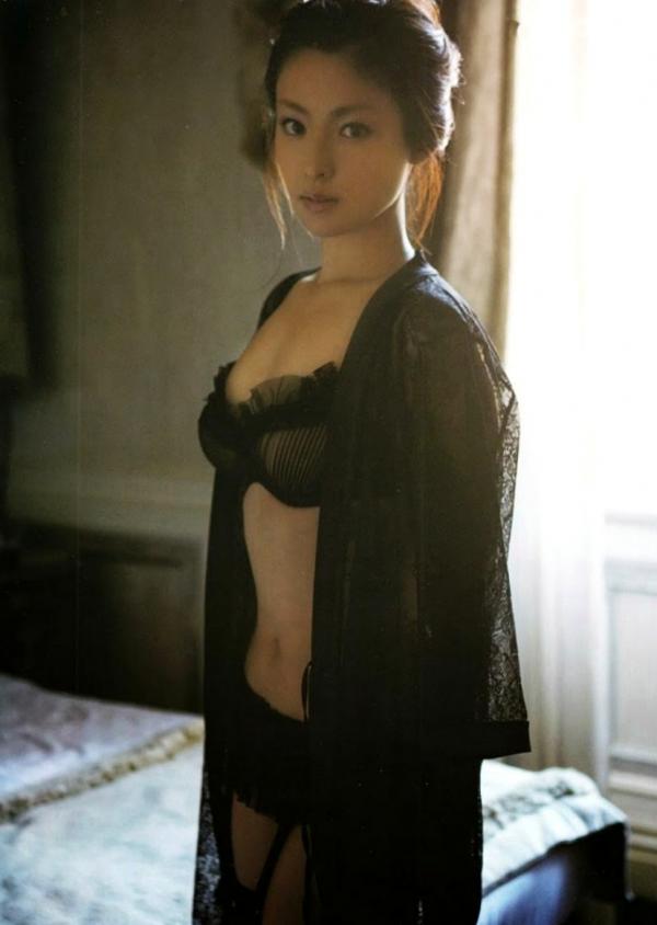 深田恭子 深田恭子  PB写真集_深田恭子《(un)touch》高清大图，女神写真私房居家与户外街拍，展现多面性感诱惑魅力 [97P]第77张图片