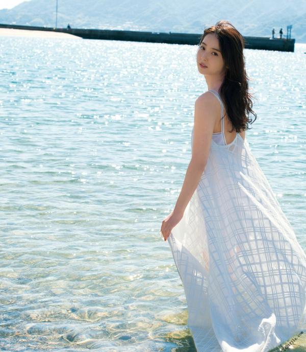 佐々木希 佐佐木希  佐々木希《かくしごと》精选写真集：清新灵动，解锁治愈系女神的居家视觉魅力第24张图片