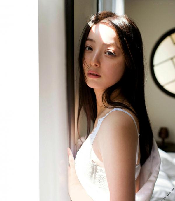 佐々木希 佐佐木希  佐々木希《かくしごと》精选写真集：清新灵动，解锁治愈系女神的居家视觉魅力第49张图片