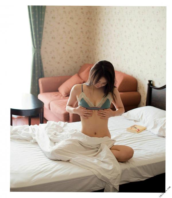 佐々木希 佐佐木希  佐々木希《かくしごと》精选写真集：清新灵动，解锁治愈系女神的居家视觉魅力第99张图片