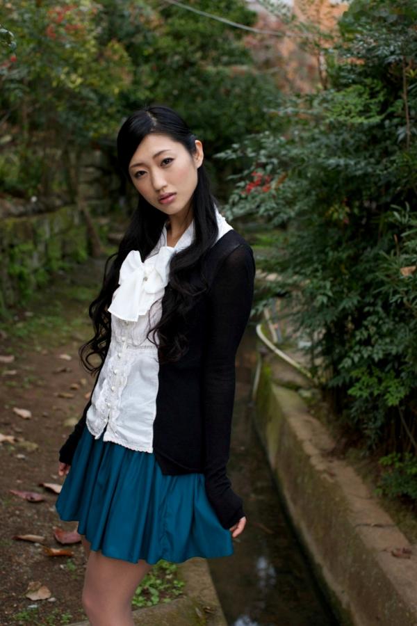 壇蜜 坛蜜  坛蜜《媚药之雾》写真集_室内私房床照_成熟魅力极致丝袜内衣诱惑第2张图片