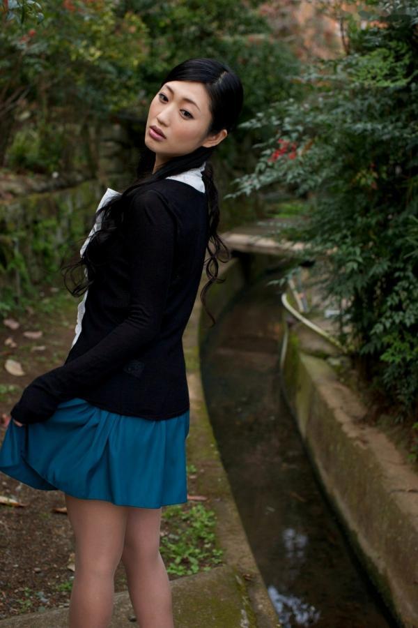 壇蜜 坛蜜  坛蜜《媚药之雾》写真集_室内私房床照_成熟魅力极致丝袜内衣诱惑第3张图片