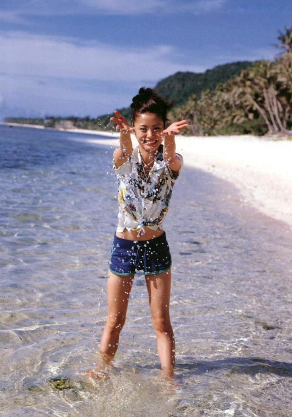 上戸彩 上户彩  PB写真集_上户彩《Breath》治愈系清纯写真，演绎公路旅拍与室内居家自然风情第38张图片