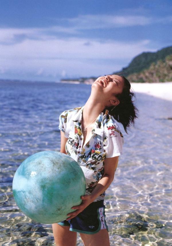 上戸彩 上户彩  PB写真集_上户彩《Breath》治愈系清纯写真，演绎公路旅拍与室内居家自然风情第39张图片