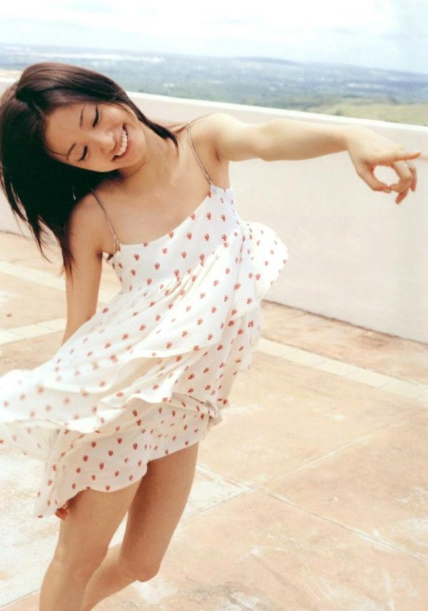 上戸彩 上户彩  PB写真集_上户彩《Breath》治愈系清纯写真，演绎公路旅拍与室内居家自然风情第61张图片