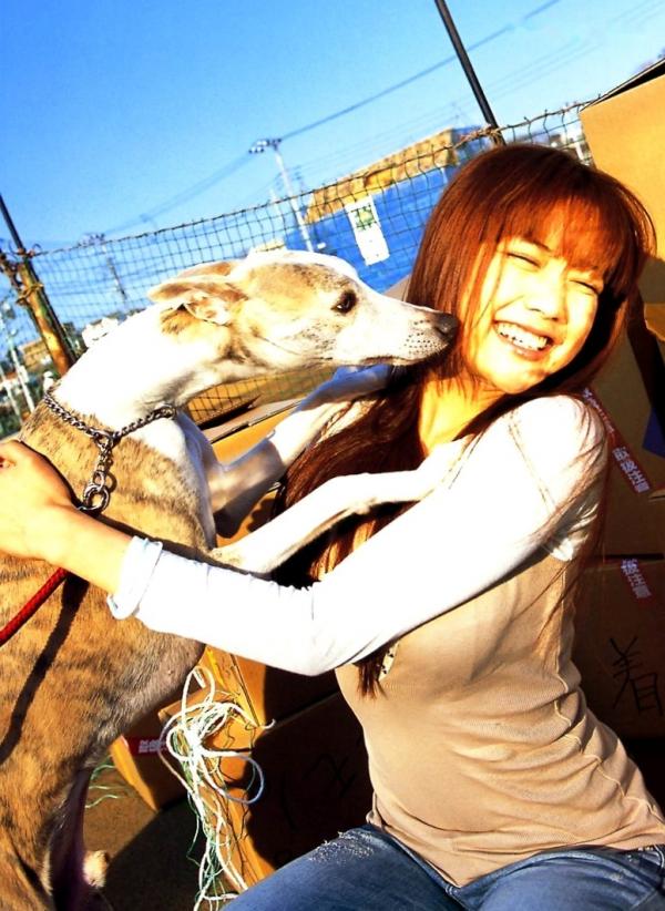 佐藤江梨子   佐藤江梨子《おひっこし》写真集：唯美光影下的艺术写真，极致展现内敛女神气质第16张图片