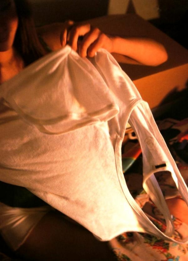 佐藤江梨子   佐藤江梨子《おひっこし》写真集：唯美光影下的艺术写真，极致展现内敛女神气质第95张图片