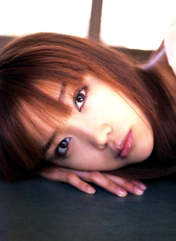 佐藤江梨子   佐藤江梨子《おひっこし》写真集：唯美光影下的艺术写真，极致展现内敛女神气质第101张图片