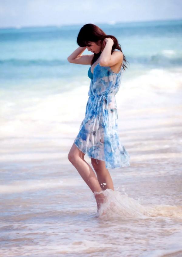 中村静香   中村静香写真集『溢れるものが止められなくなったのは、私のネジが馬鹿になったんだ。きっと。』高清户外私房性感美图赏析第46张图片