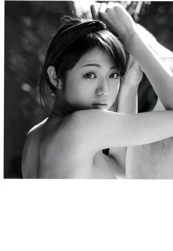中村静香   PB写真集_中村静香《Afureru》高清套图_清新泳装比基尼户外沙滩写真第12张图片