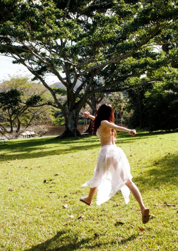 中村静香   PB写真集_中村静香《Afureru》高清套图_清新泳装比基尼户外沙滩写真第77张图片