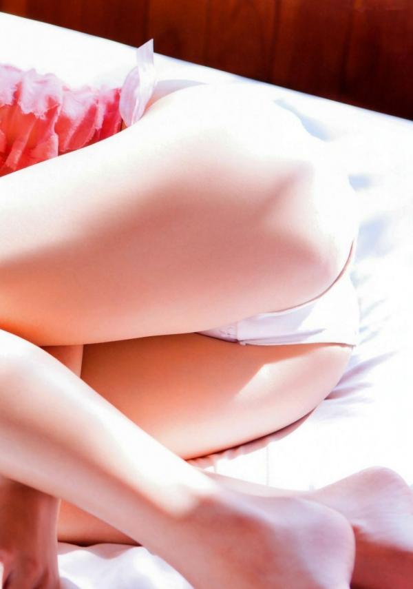 中村静香   PB写真集_中村静香《HUG ハグ》户外花园透视诱惑私房美图集[85P]第42张图片